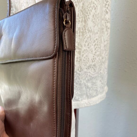 Leather Shoulder Purse EUC - Picture 7 of 11